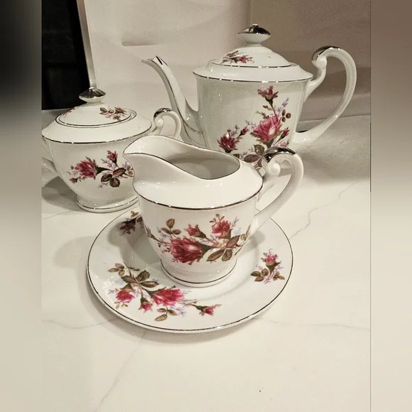 Not for sale Vintage 50s/60s Meiko Tea Rose Floral Tea Set - Picture 3 of 16